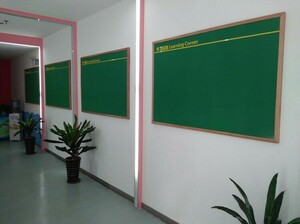 CB8B榉木边布板公告板宣传展板软木板培训展板学习园地展板