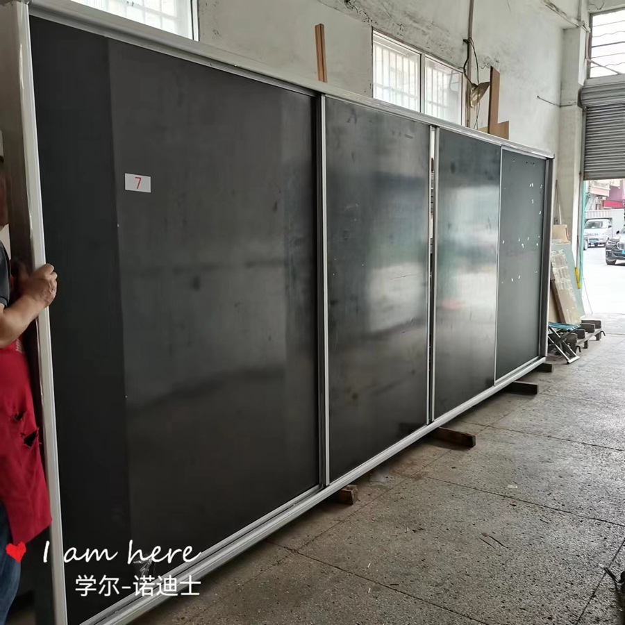 厂家订制磁性推拉黑板柜门黑板学校路轨绿板四合一推拉写字板