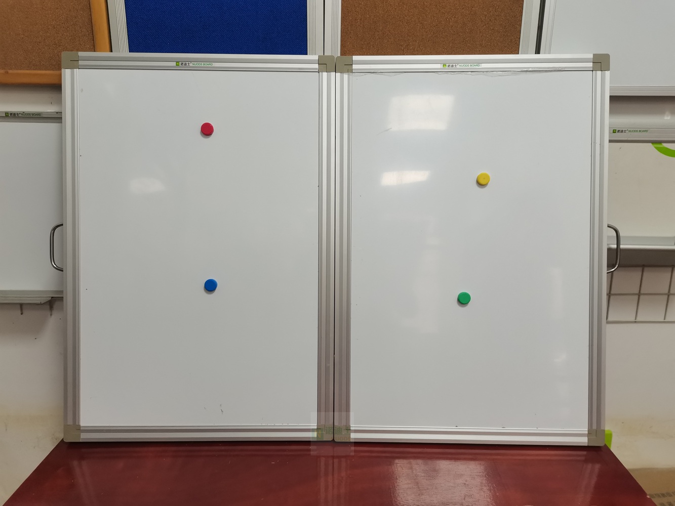 便携式可折叠磁性白板军训折叠白板树脂面不锈钢提手